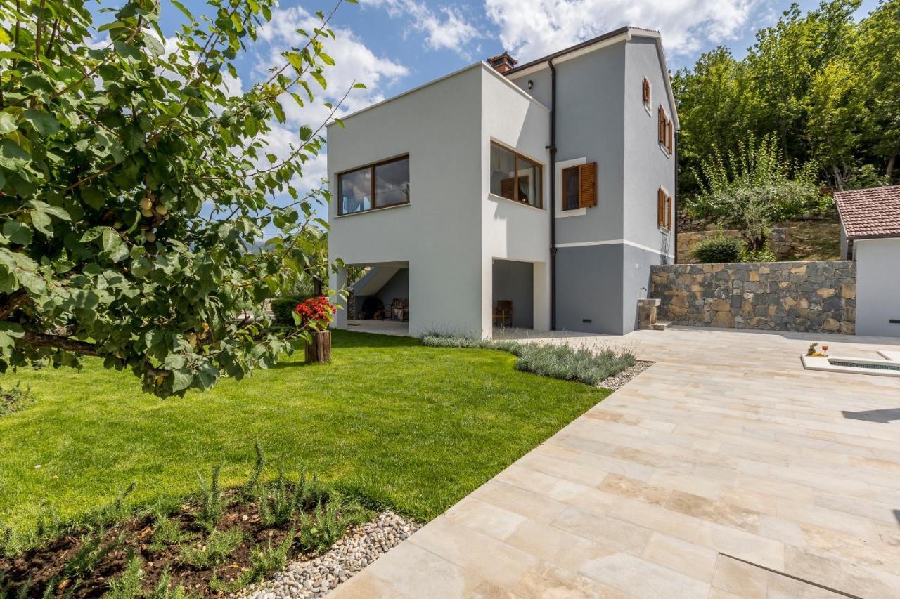 Villa Grey Stone Gata ภายนอก รูปภาพ