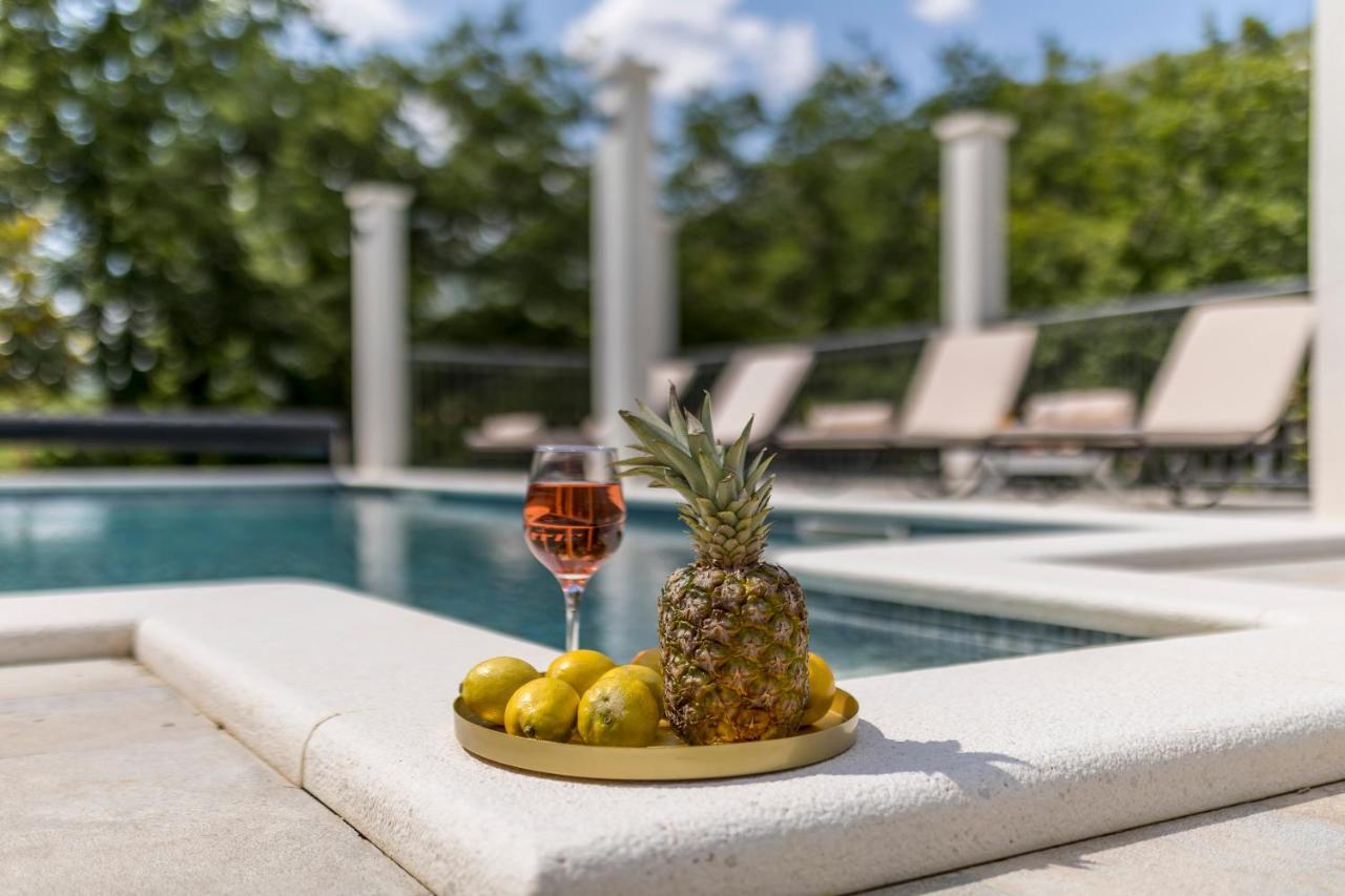 Villa Grey Stone Gata ภายนอก รูปภาพ