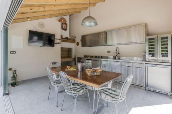 Villa Grey Stone Gata ภายนอก รูปภาพ